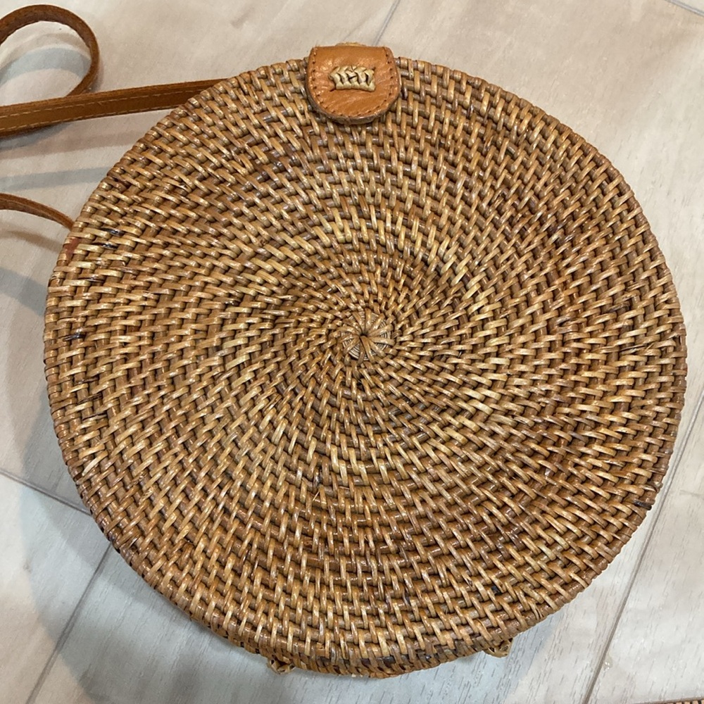 Round rattan satchel - Picture 7 of 11